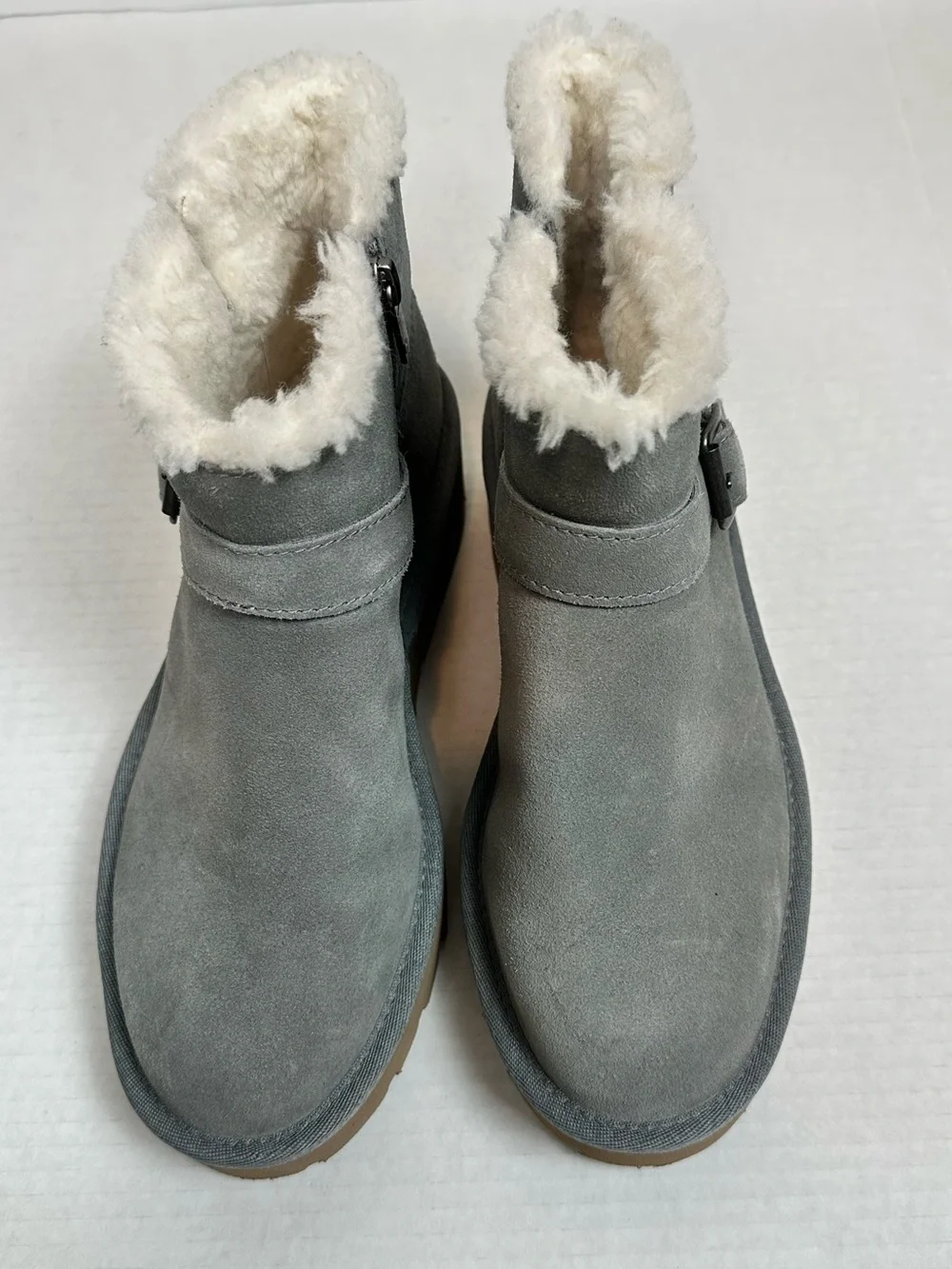 Koolaburra gray box**